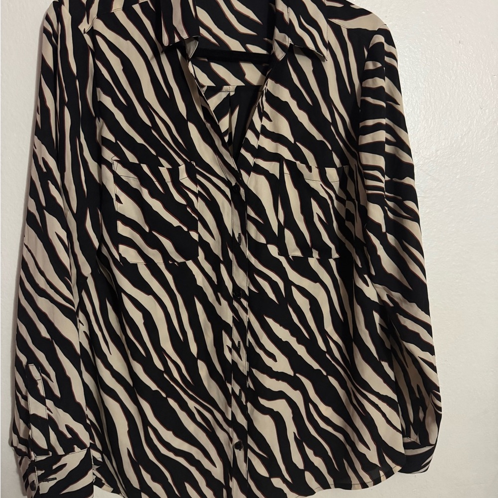 Express Black and Cream Notched Collar Button Down Shirt